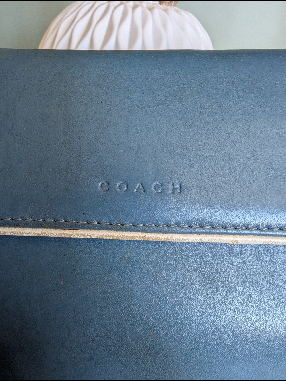 vintage Coach wallet, likely fromt early 2000s - Picture 3 of 12